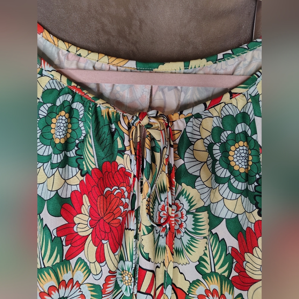 Floral Print Women's Top - Picture 2 of 4